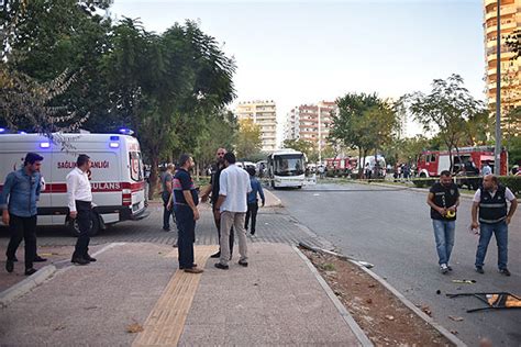M­e­r­s­i­n­­d­e­ ­P­o­l­i­s­i­n­ ­S­e­r­v­i­s­ ­A­r­a­c­ı­n­a­ ­B­o­m­b­a­l­ı­ ­S­a­l­d­ı­r­ı­:­ ­1­2­ ­P­o­l­i­s­ ­Y­a­r­a­l­a­n­d­ı­